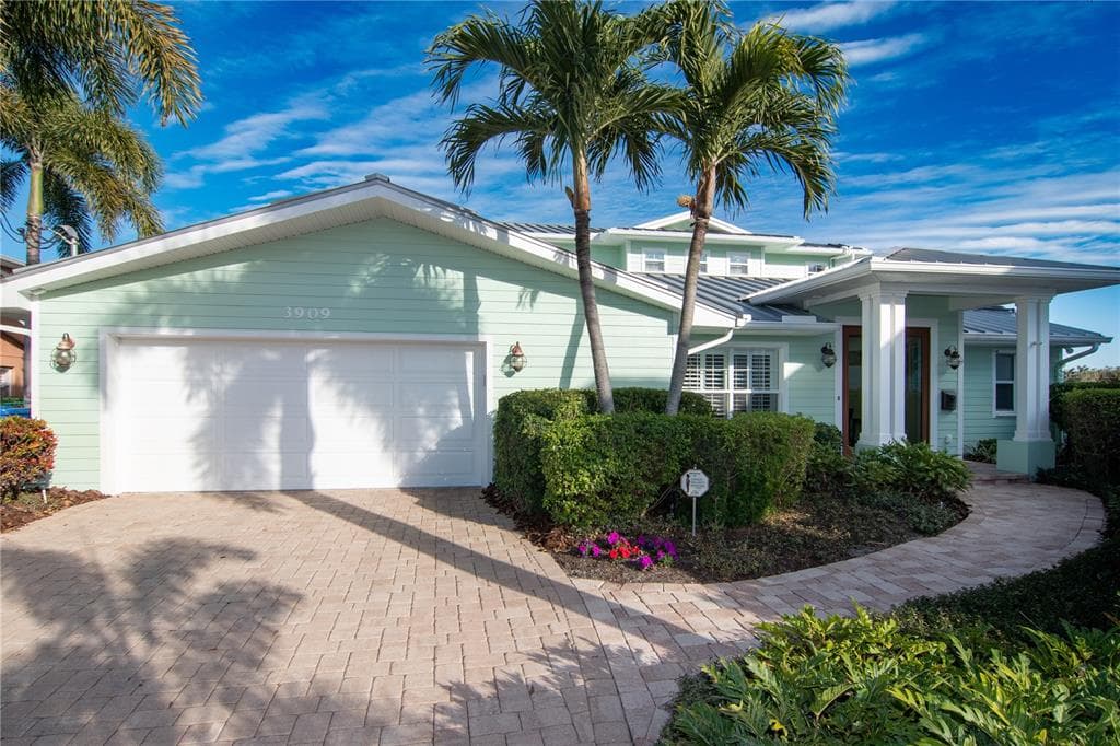 3909 14TH LANE NE ST PETERSBURG, FL 33703