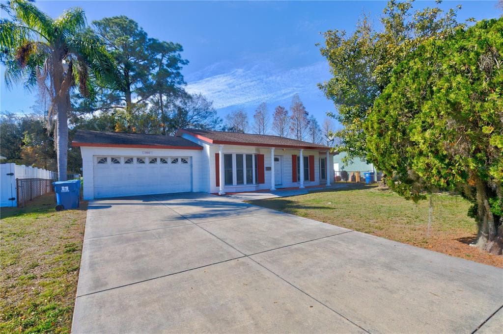 7592 21ST ST N ST PETERSBURG, FL 33702