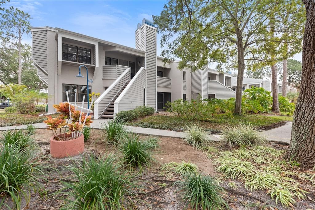 10626 LONGWOOD DRIVE UNIT 102 SEMINOLE, FL 33777