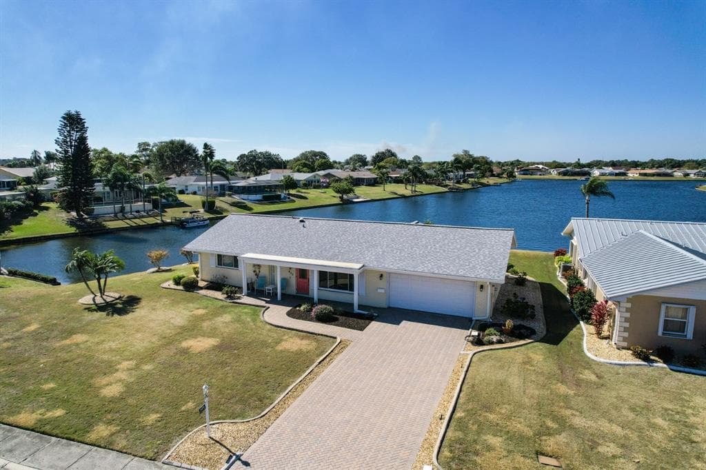 403 S PEBBLE BEACH BOULEVARD SUN CITY CENTER, FL 33573