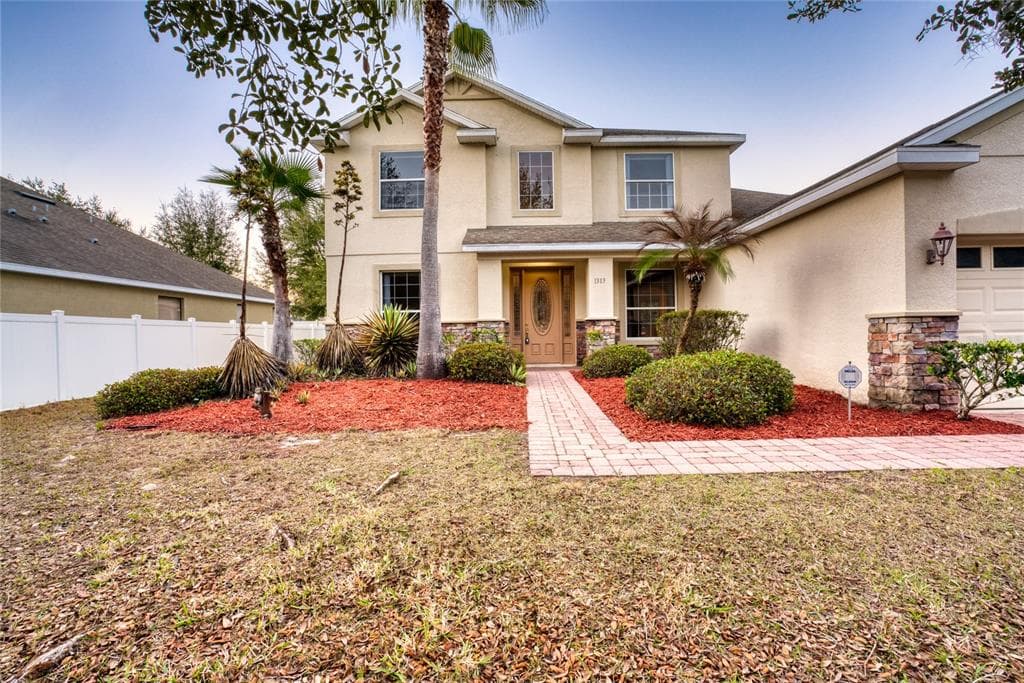 1313 WEYMOUTH DRIVE DELAND, FL 32720