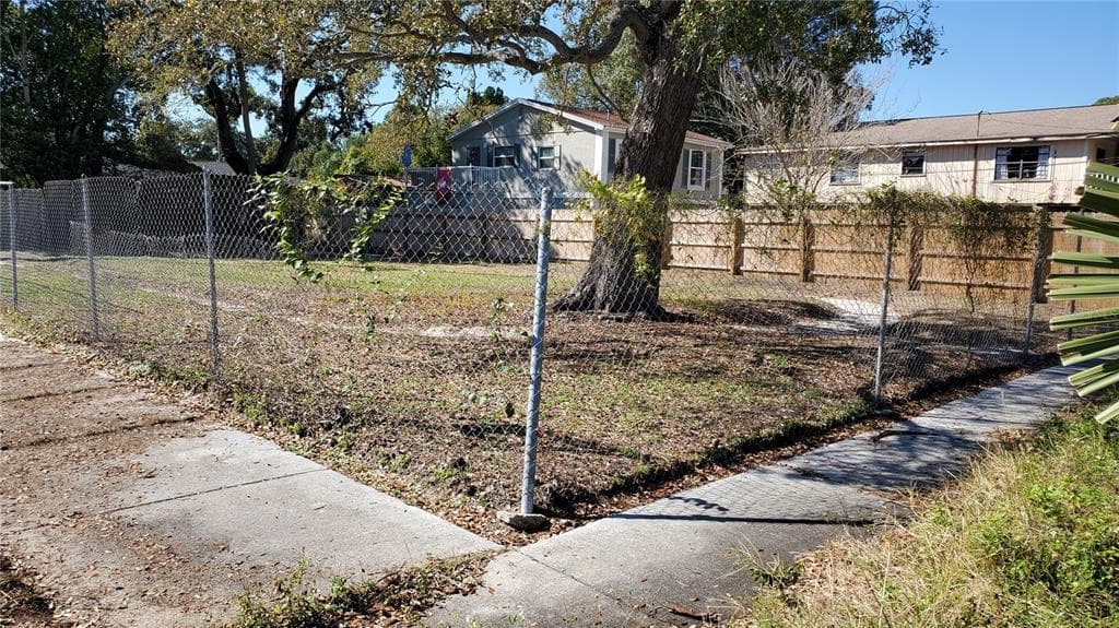 2225 GORDON STREET TAMPA, FL 33605