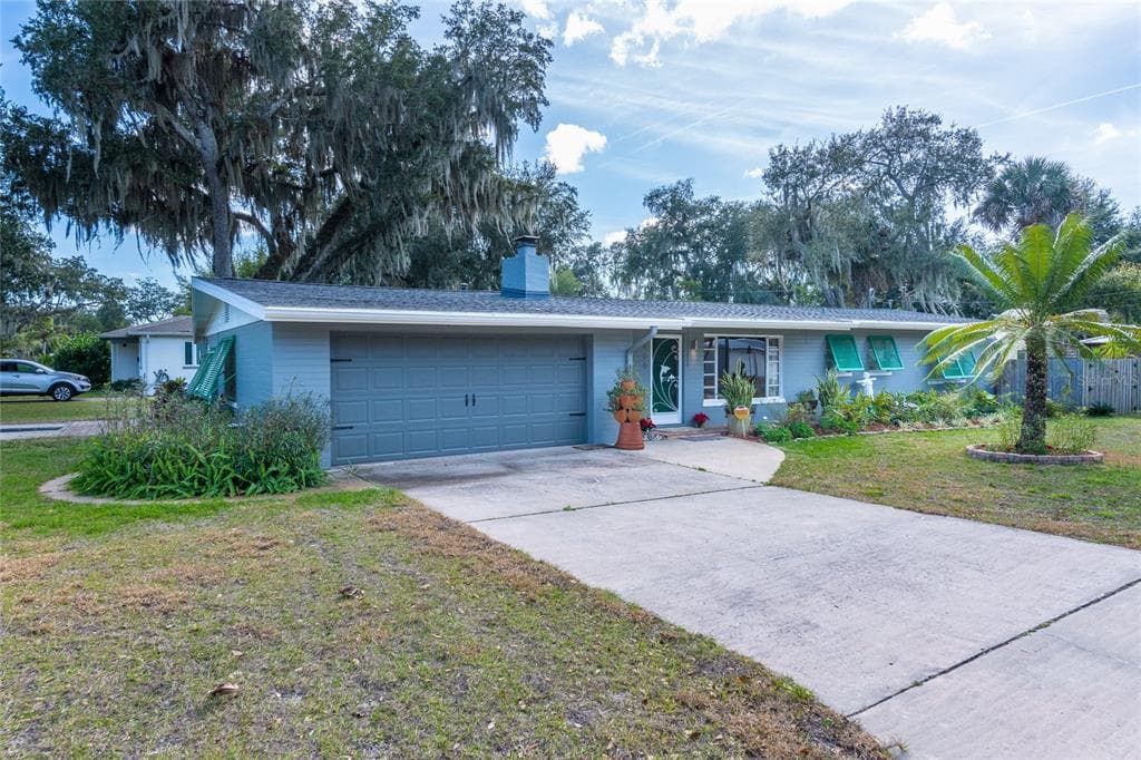 1400 LIVE OAK STREET NEW SMYRNA BEACH, FL 32168