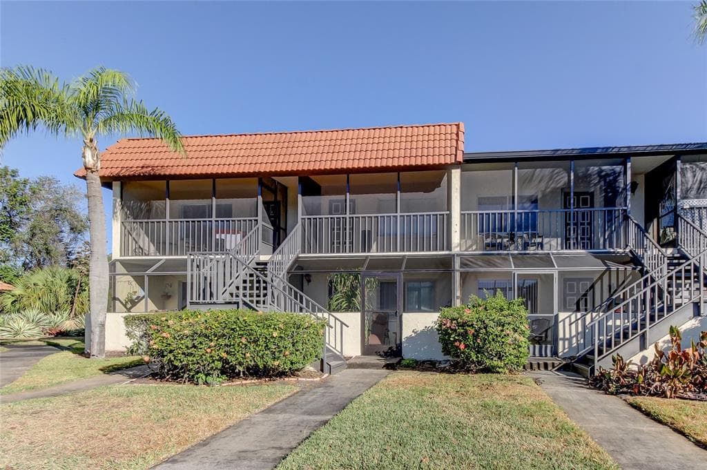 2420 WINDING CREEK BOULEVARD UNIT 210 CLEARWATER, FL 33761