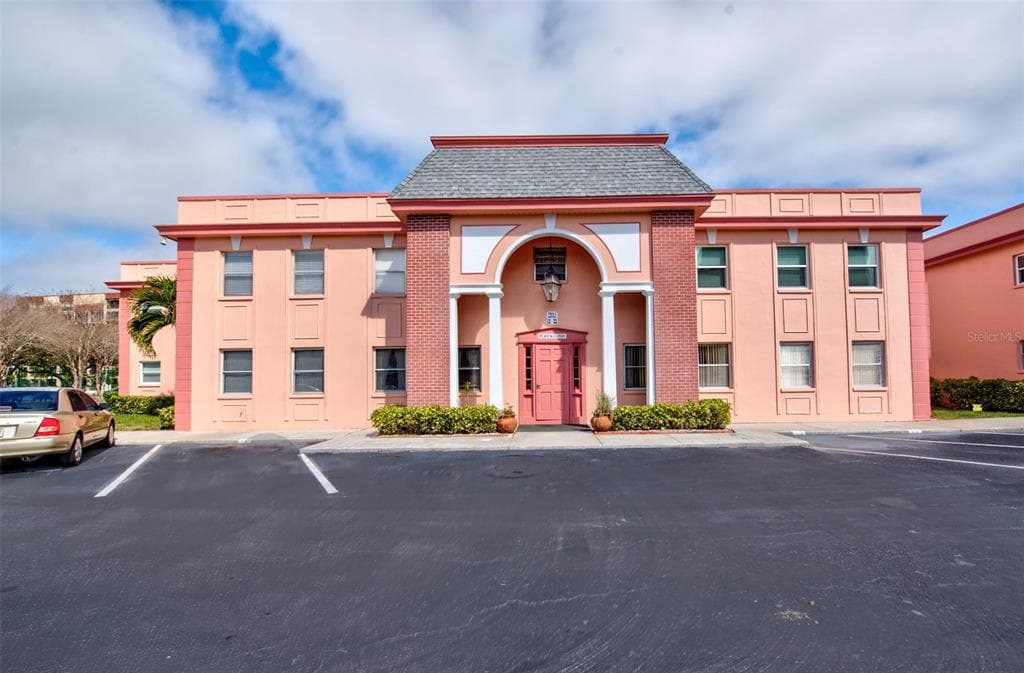 7011 PLACE DE LA PAIX UNIT 1B SOUTH PASADENA, FL 33707
