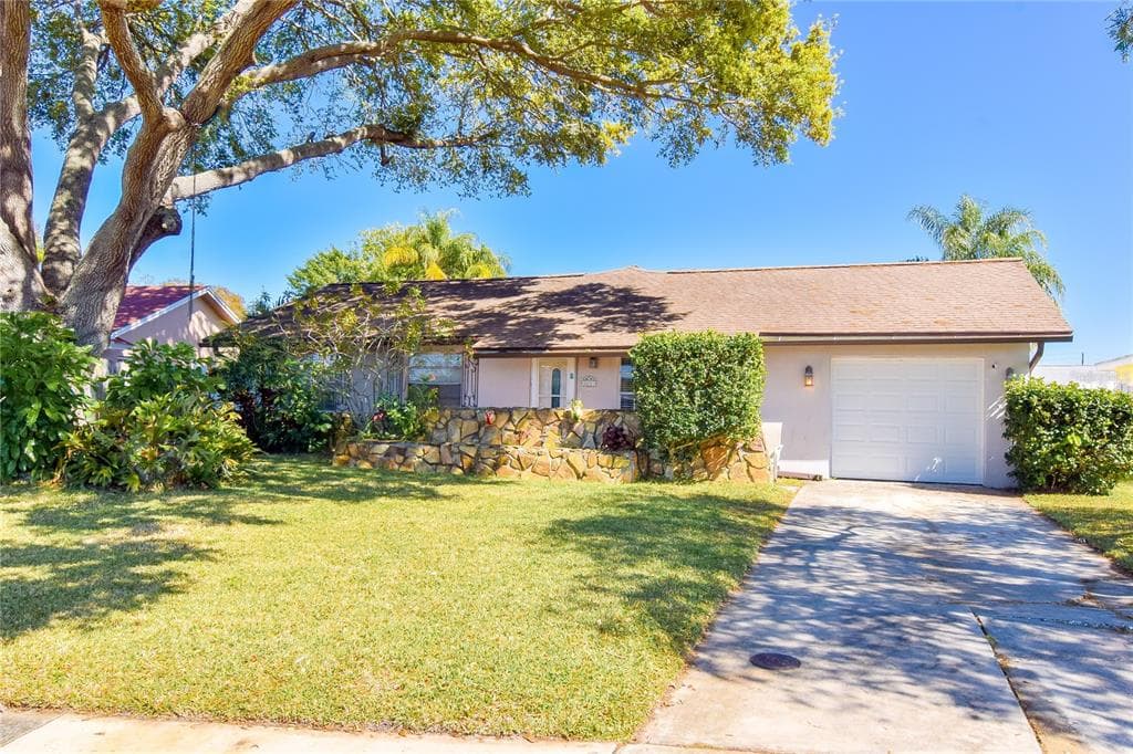 9891 82ND WAY SEMINOLE, FL 33777