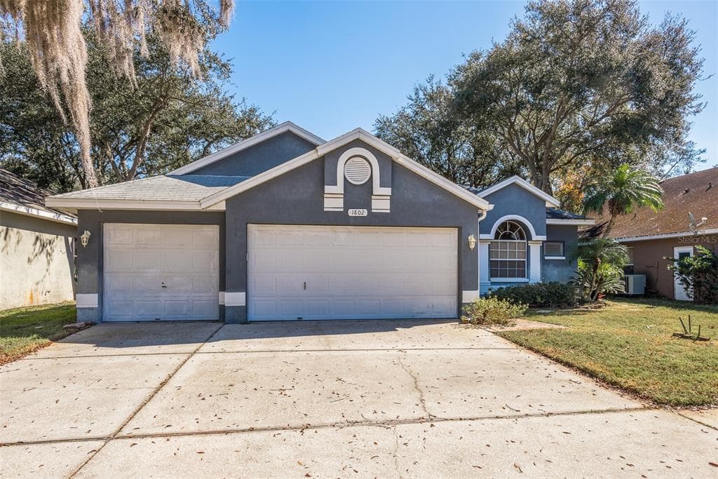 1802 WOOD TRAIL STREET TARPON SPRINGS, FL 34689