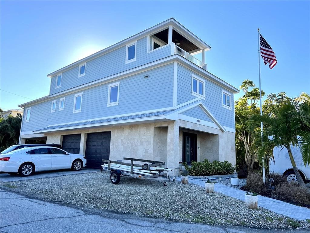 409 CLARK LANE HOLMES BEACH, FL 34217