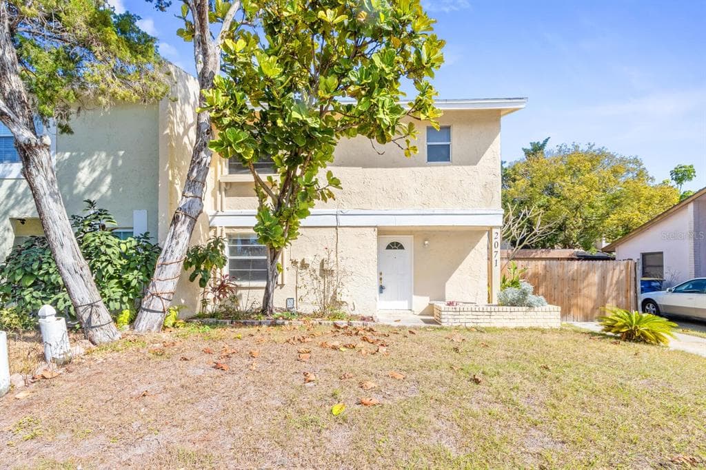 2071 SANTIAGO WAY N CLEARWATER, FL 33763
