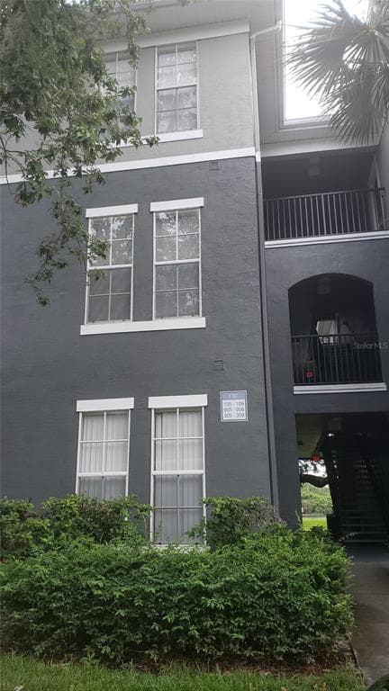 1207 HIGH HAMMOCK DRIVE UNIT 105 TAMPA, FL 33619