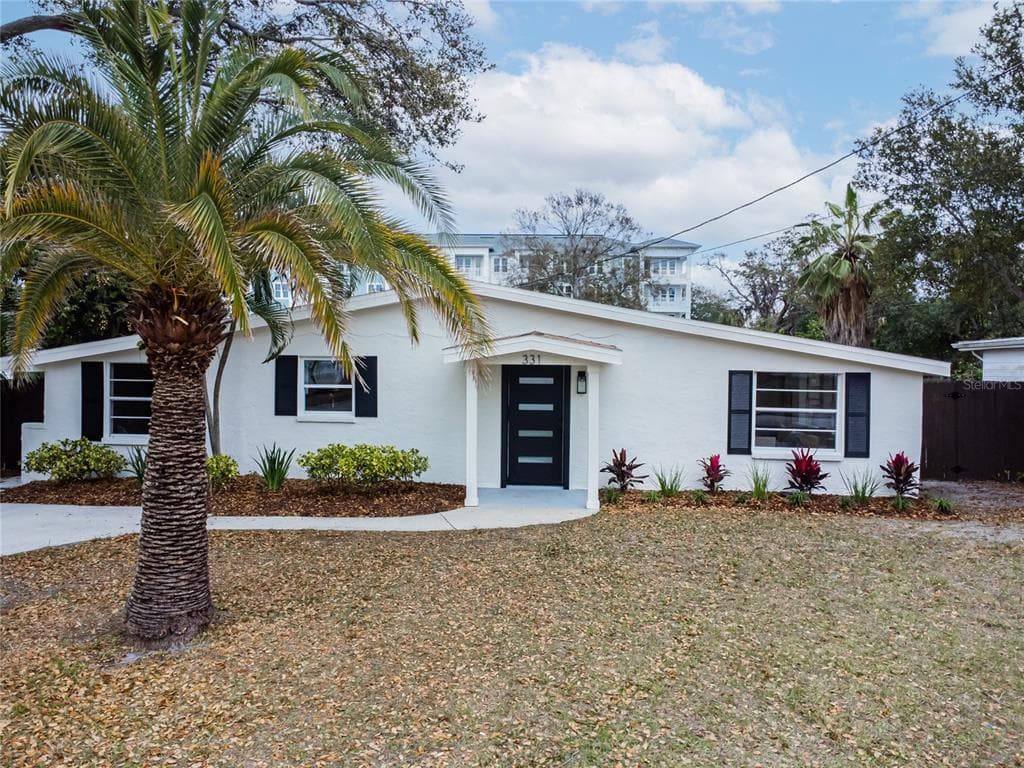 331 BARBARA CIRCLE BELLEAIR, FL 33756