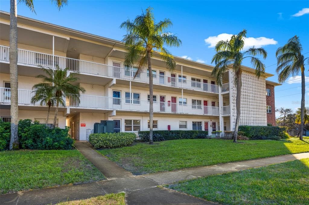5150 10TH AVENUE N UNIT 109 ST PETERSBURG, FL 33710