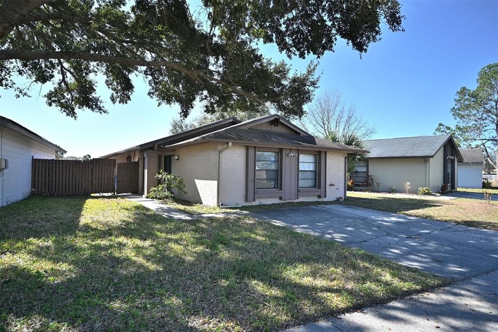 11039 SPRINGRIDGE DRIVE TAMPA, FL 33624