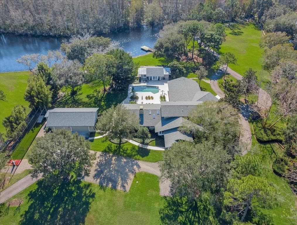 898 CYPRESS LAKEVIEW COURT TARPON SPRINGS, FL 34688
