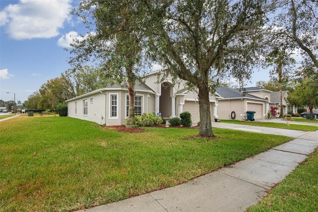 6829 BELT LINK LOOP WESLEY CHAPEL, FL 33545