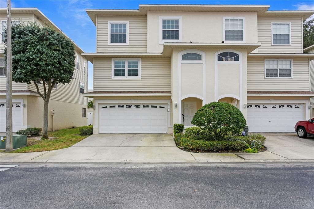 8196 EAGLES PARK DRIVE N ST PETERSBURG, FL 33709