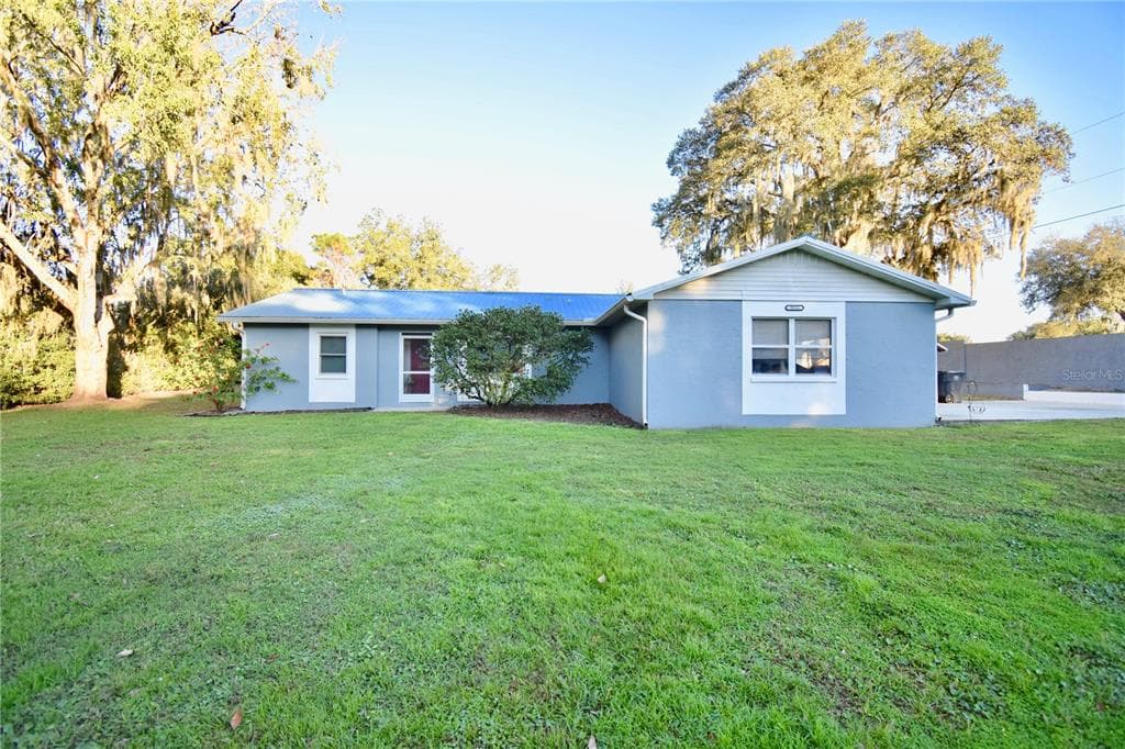 2911 N VALRICO ROAD SEFFNER, FL 33584