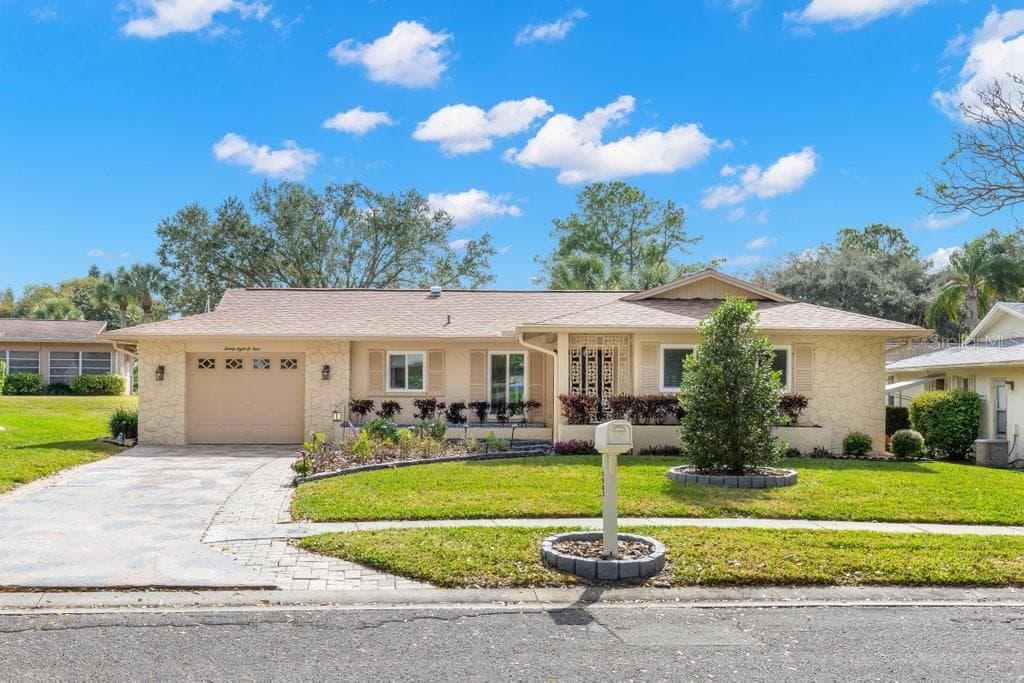 2804 CAMERON COURT PALM HARBOR, FL 34684