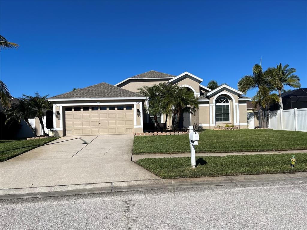 595 SOMERHILL DRIVE NE ST PETERSBURG, FL 33716