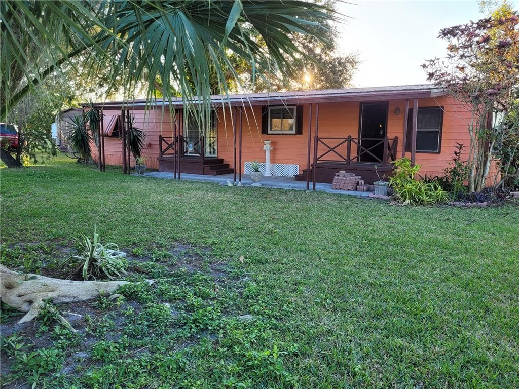 1630 LAKE DRIVE OKEECHOBEE, FL 34974
