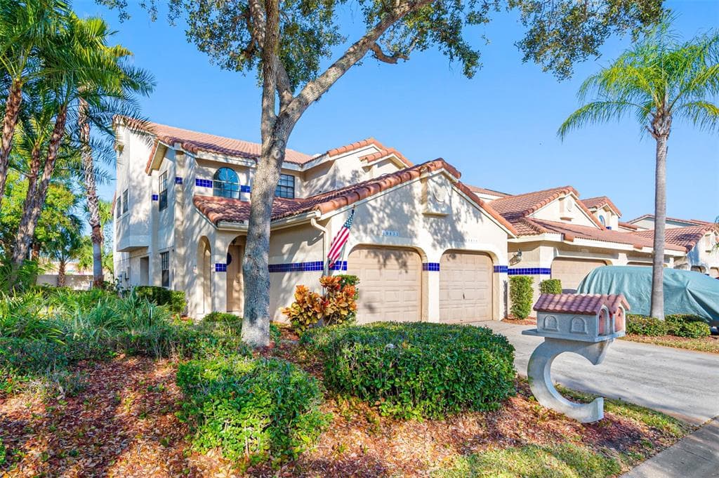 10433 LA MIRAGE COURT UNIT 101 TAMPA, FL 33615