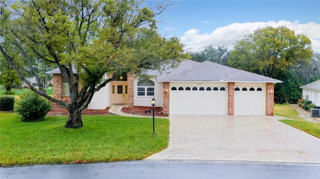 2252 COUNTRY RIDGE LANE SPRING HILL, FL 34606