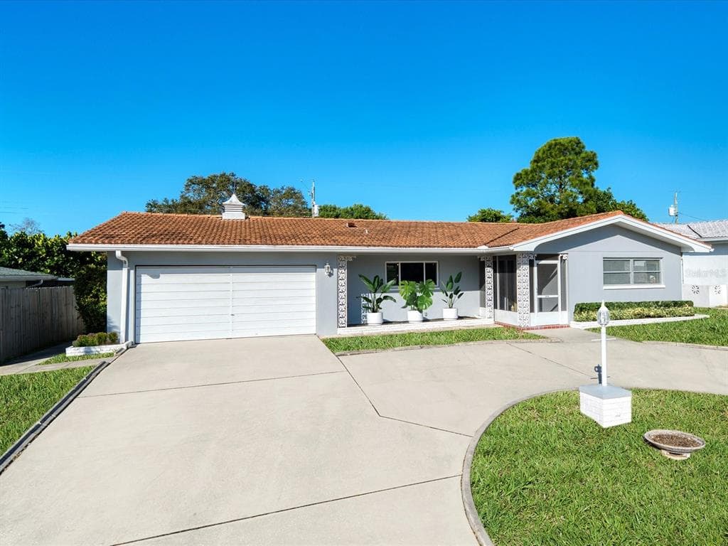 1470 HILL DRIVE LARGO, FL 33770