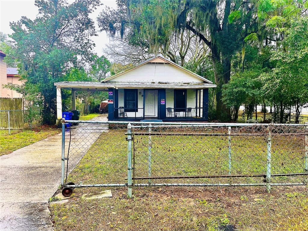 1238 OAKHILL STREET LAKELAND, FL 33815