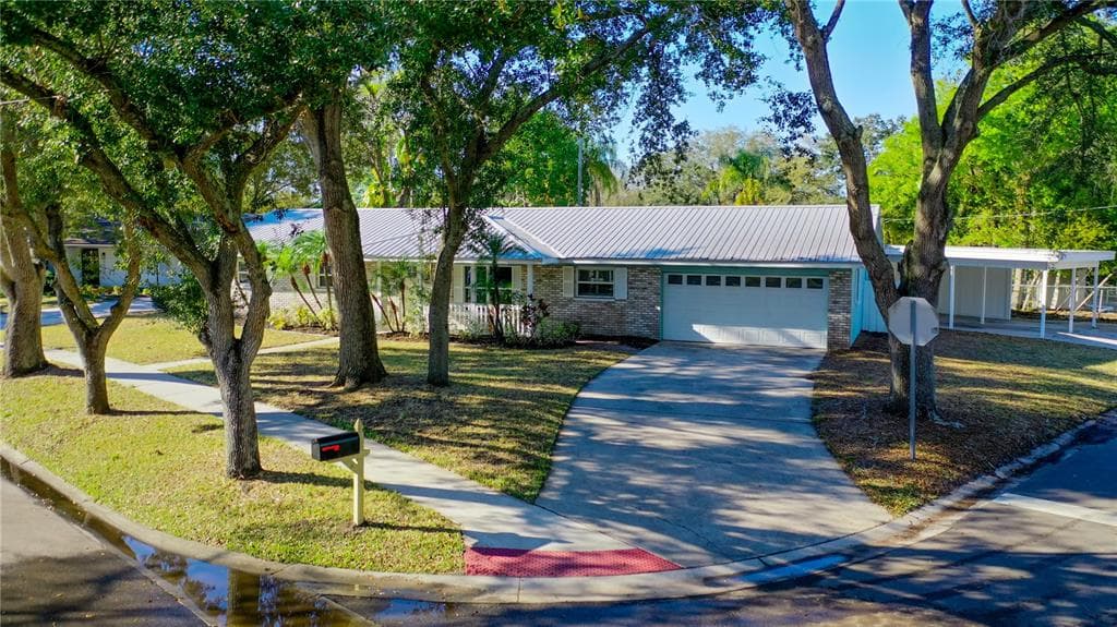 2540 LAKE ELLEN CIRCLE