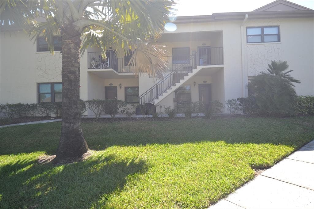 1689 SEASCAPE CIRCLE TARPON SPRINGS, FL 34689