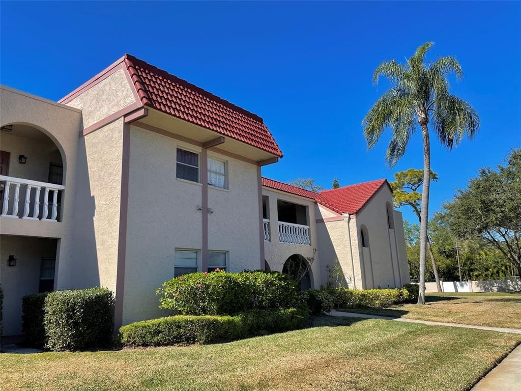 9700 STARKEY ROAD UNIT 117 SEMINOLE, FL 33777