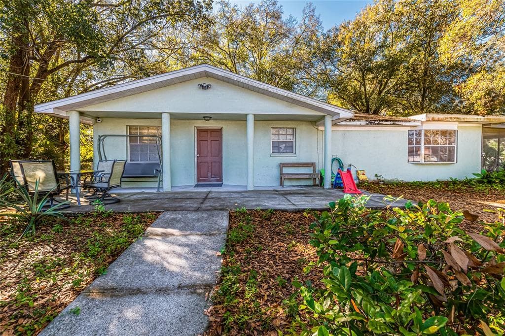 1813 E NAVAJO AVENUE TAMPA, FL 33612
