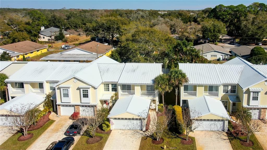 918 WOODBRIDGE COURT