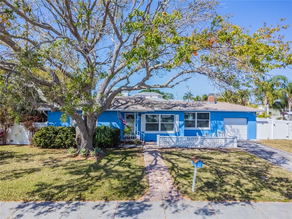 727 PRUITT DRIVE MADEIRA BEACH, FL 33708