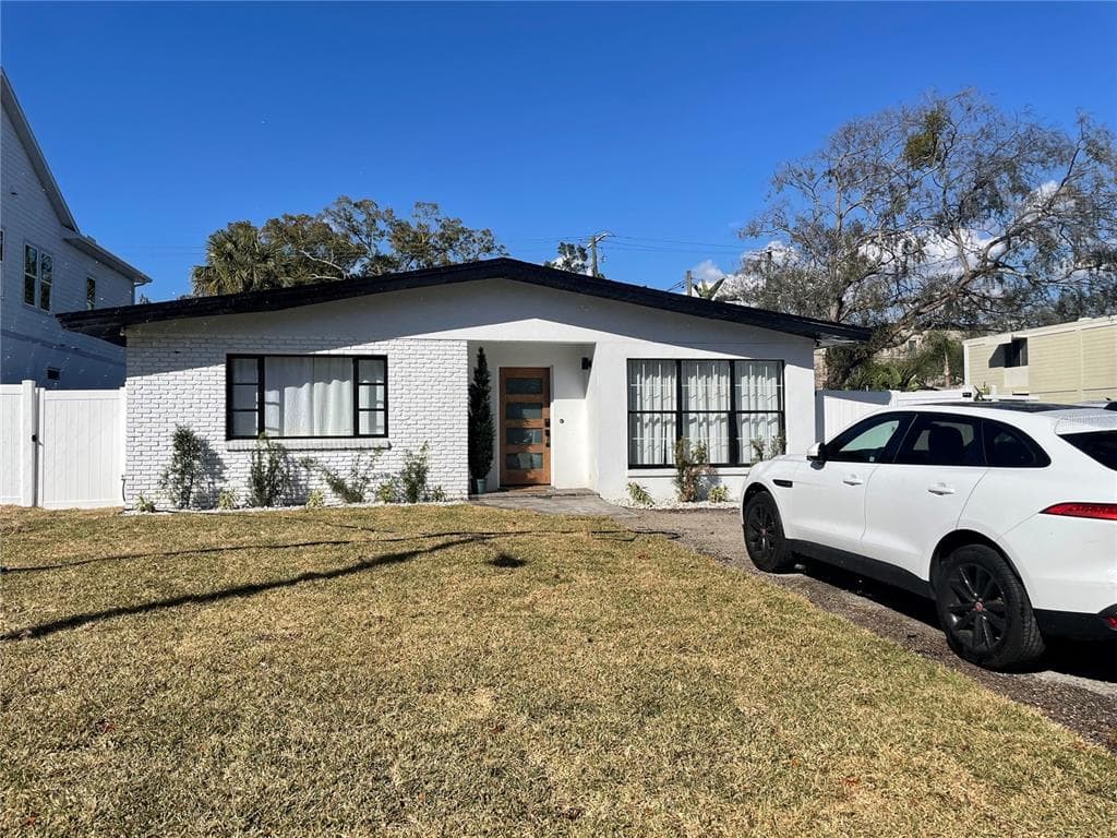 3601 W DALE AVENUE TAMPA, FL 33609