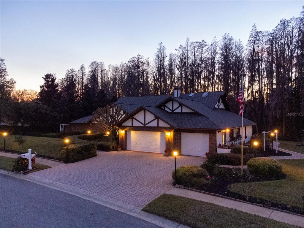 1045 WISPER RUN COURT LUTZ, FL 33558