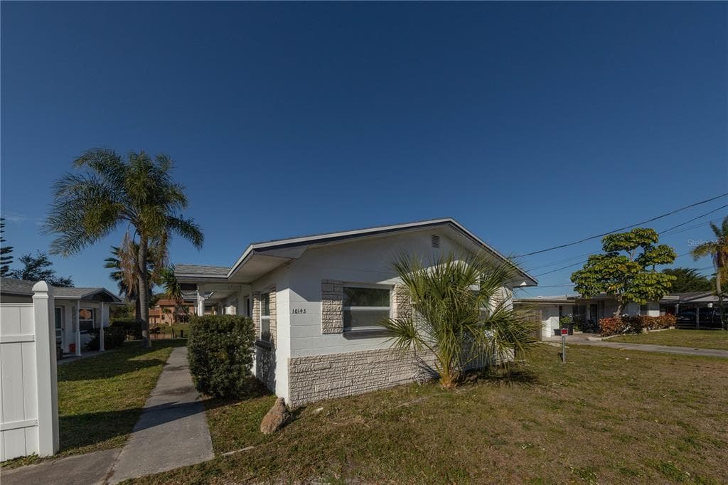 10165 106TH TERRACE LARGO, FL 33773
