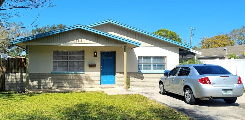 138 SE MADISON CIRCLE N ST PETERSBURG, FL 33703