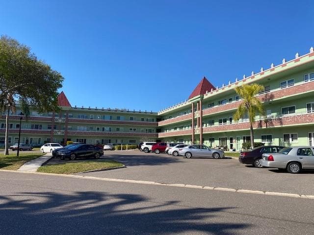 2358 ECUADORIAN WAY UNIT 32 CLEARWATER, FL 33763
