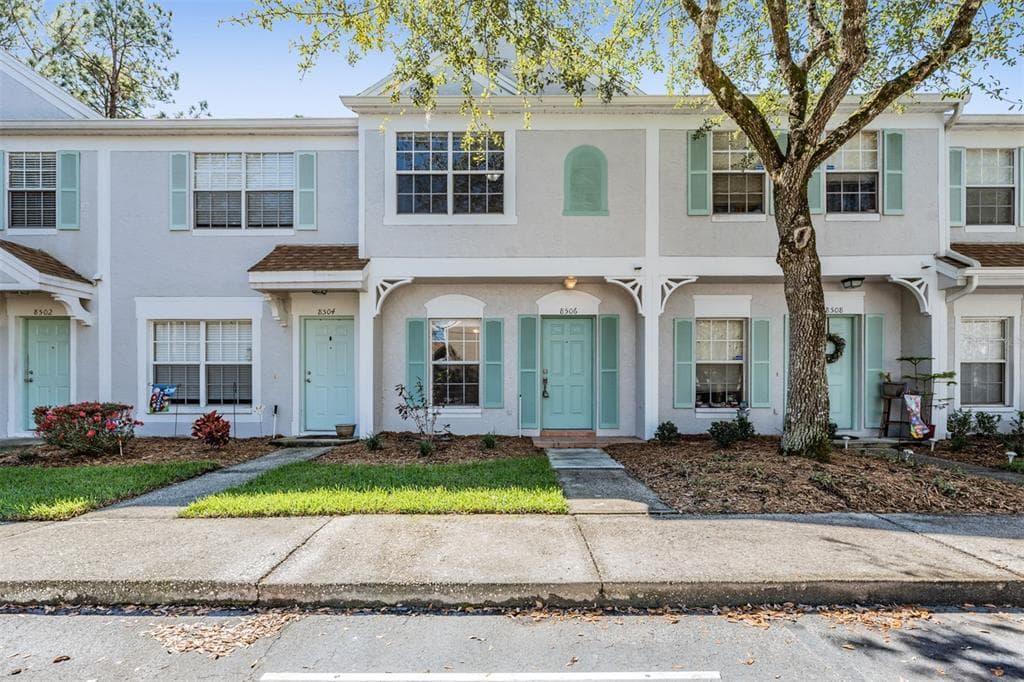 8506 HUNTERS KEY CIRCLE TAMPA, FL 33647