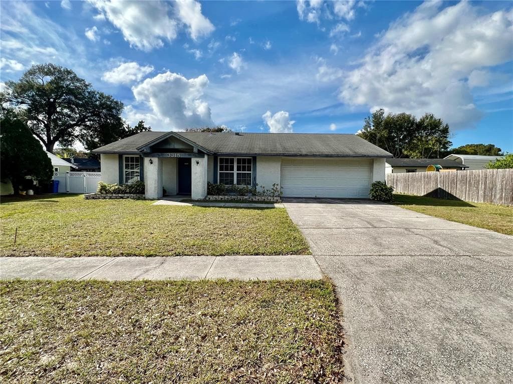3318 KING CHARLES CIRCLE SEFFNER, FL 33584