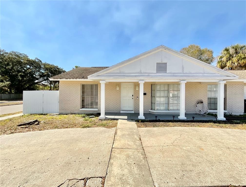 7102 HAZELHURST COURT TAMPA, FL 33615