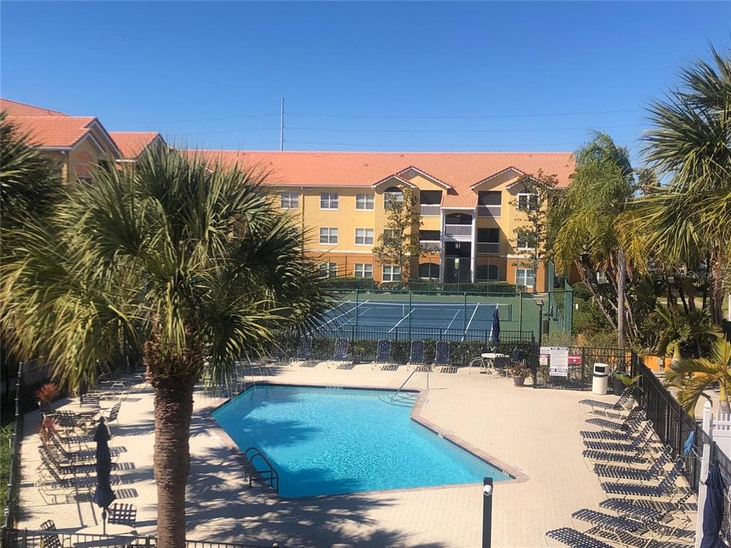 10764 70TH AVENUE UNIT 3204 SEMINOLE, FL 33772