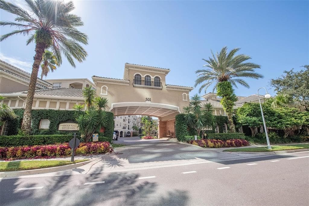501 KNIGHTS RUN AVENUE UNIT 1201 TAMPA, FL 33602