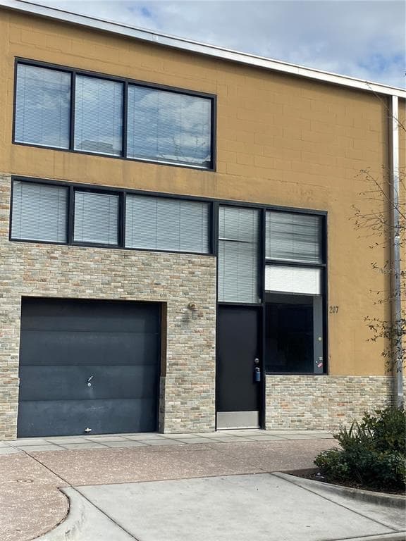 207 N 12TH STREET TAMPA, FL 33602