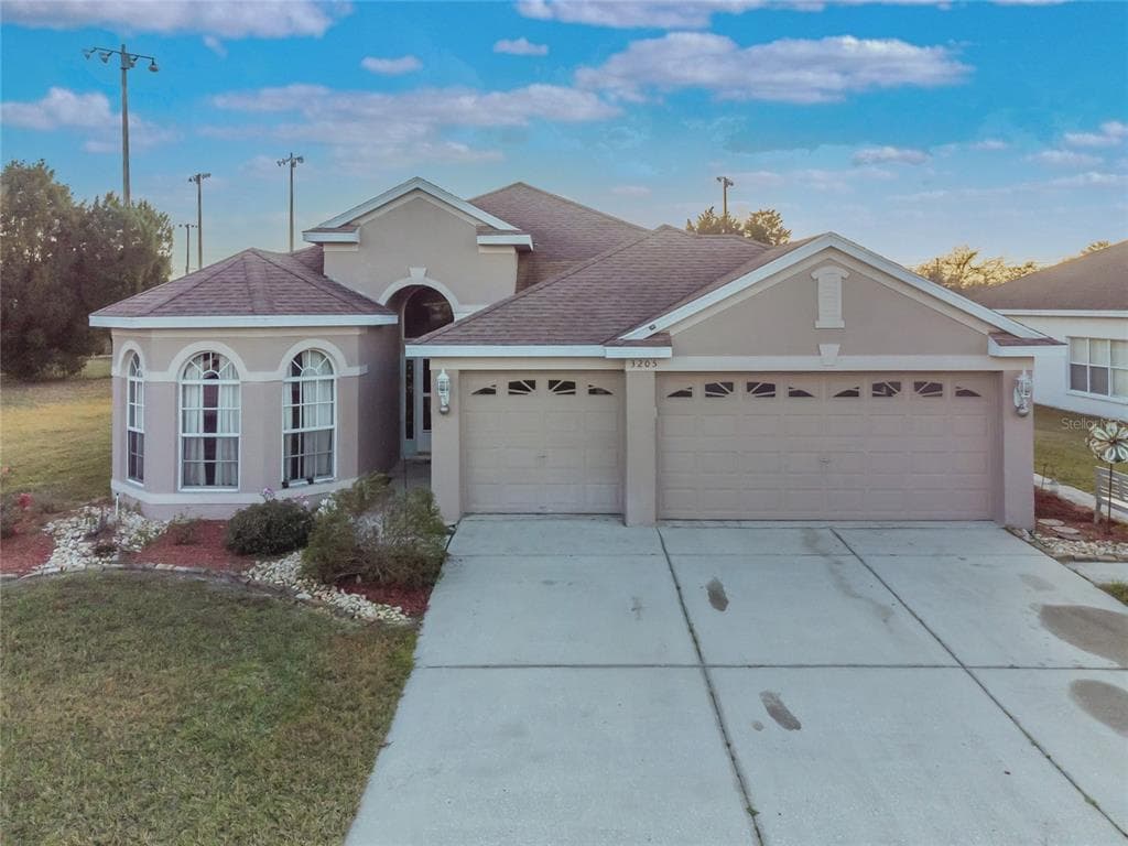 3205 COCONUT GROVE ROAD LAND O LAKES, FL 34639