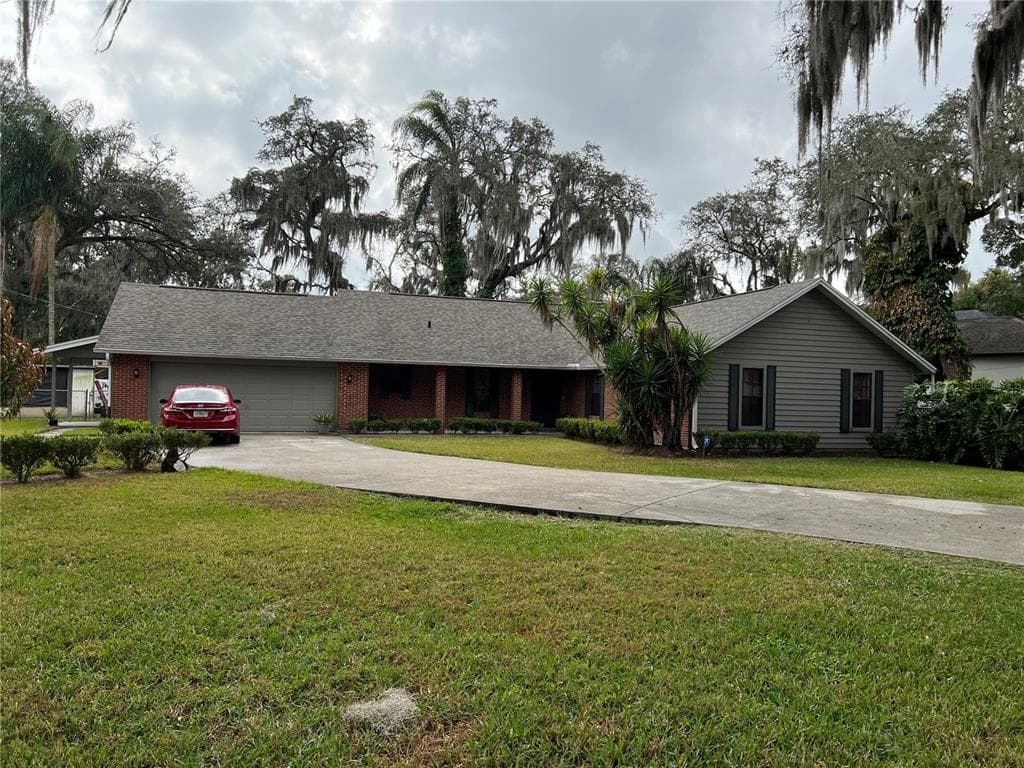 2021 LEE DRIVE VALRICO, FL 33594