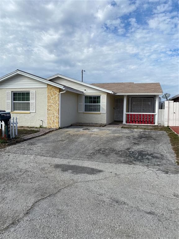 9125 POST OAK COURT TAMPA, FL 33615