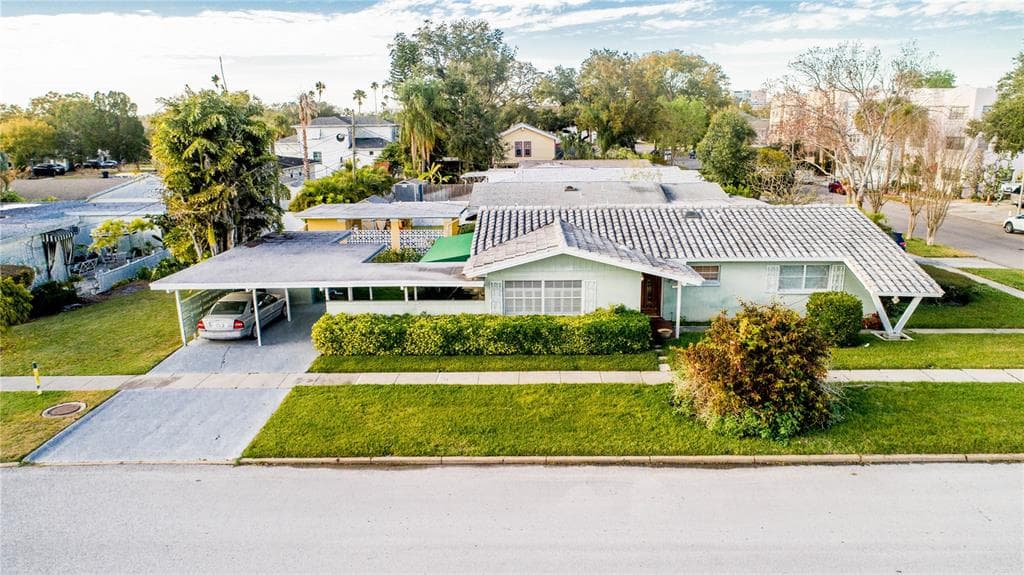524 COLUMBIA DRIVE TAMPA, FL 33606