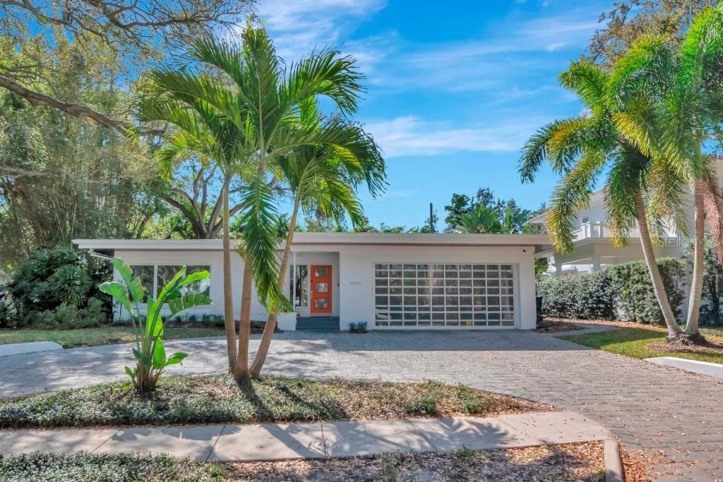 2904 W BAYSHORE COURT TAMPA, FL 33611